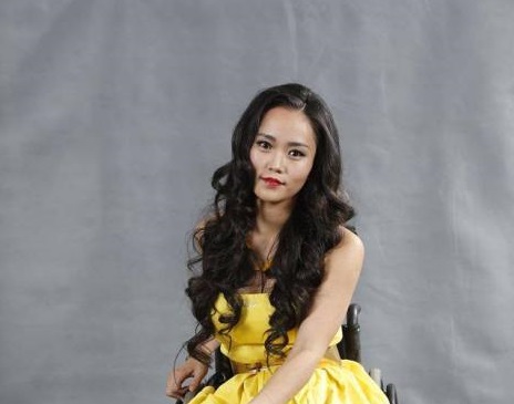 Д.Цолмон: Би хоёр хөл дээрээ алхахыг мөрөөддөг